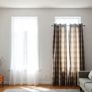 Dwa okna w salonie jakie firany